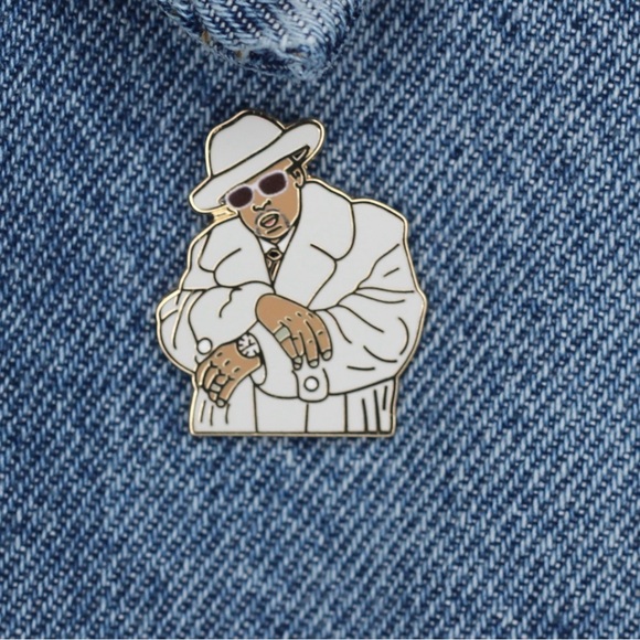 Tony Snow (pimp-c) player Stylish White and Gold Enamel Pin - Picture 2 of 11
